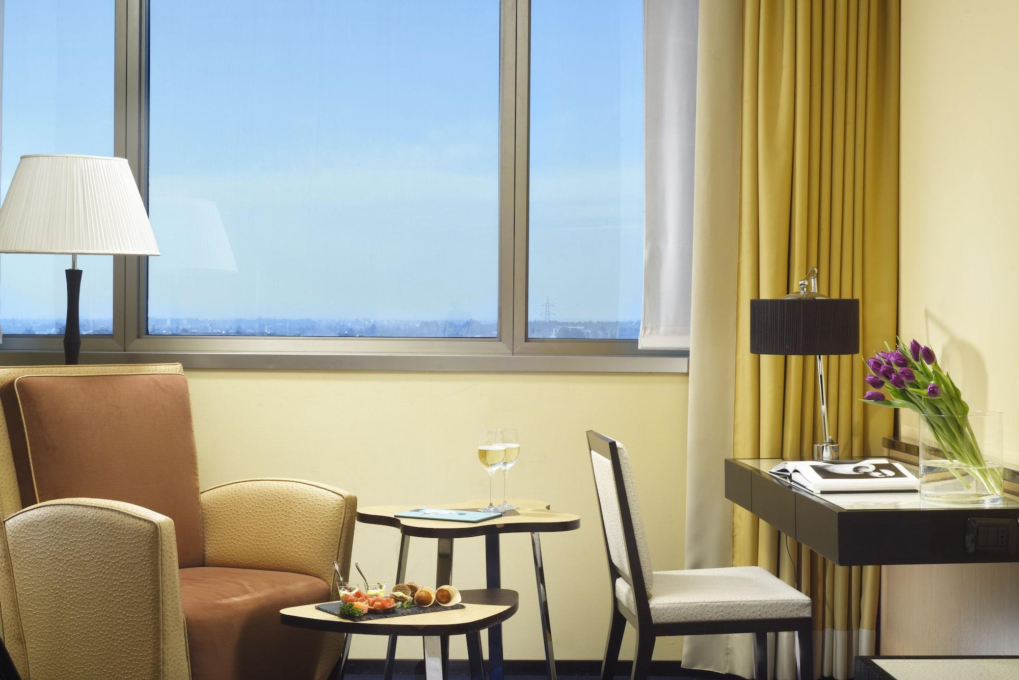 Una Hotels Malpensa Cerro Lago Maggiore Dış mekan fotoğraf