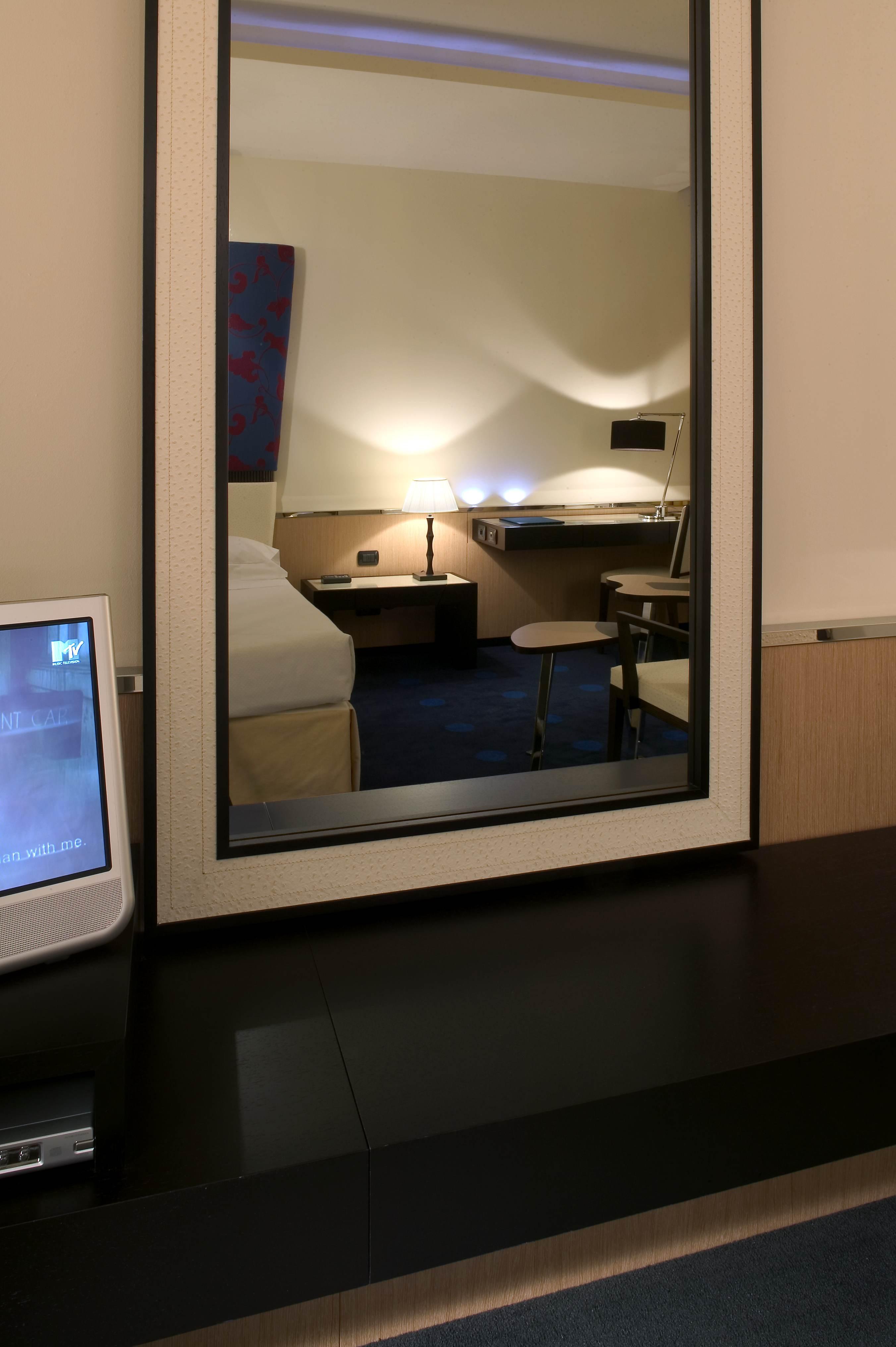 Una Hotels Malpensa Cerro Lago Maggiore Dış mekan fotoğraf