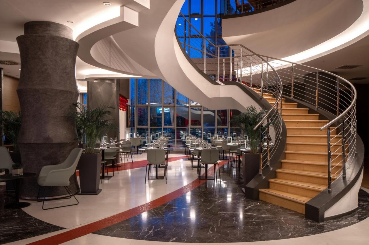 Una Hotels Malpensa Cerro Lago Maggiore Dış mekan fotoğraf